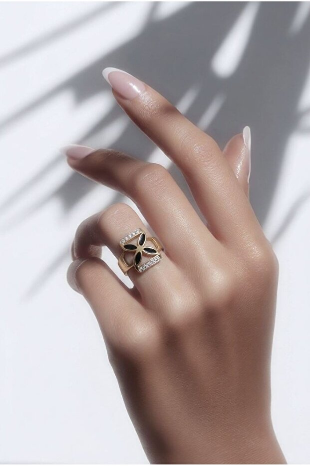 Number 7 Zircon Stone Patterned Luxury Ring