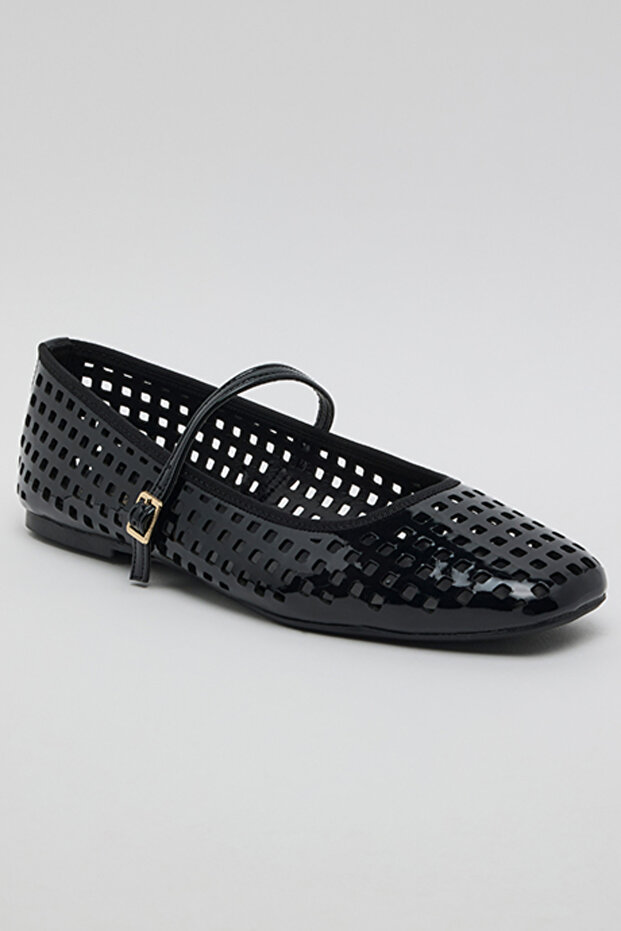 Cut-Out Mary Janes Shoes