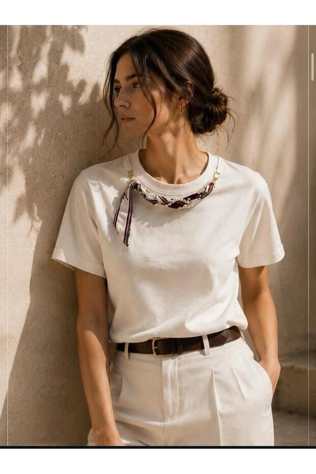 Women's Circular Necklace Collar White Collar Accessory Detail Cotton Basic T-Shirt Ayd990002