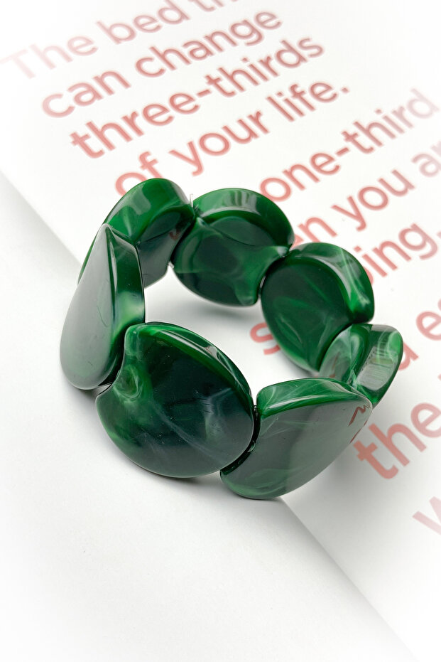 Green patterned beaded bracelet