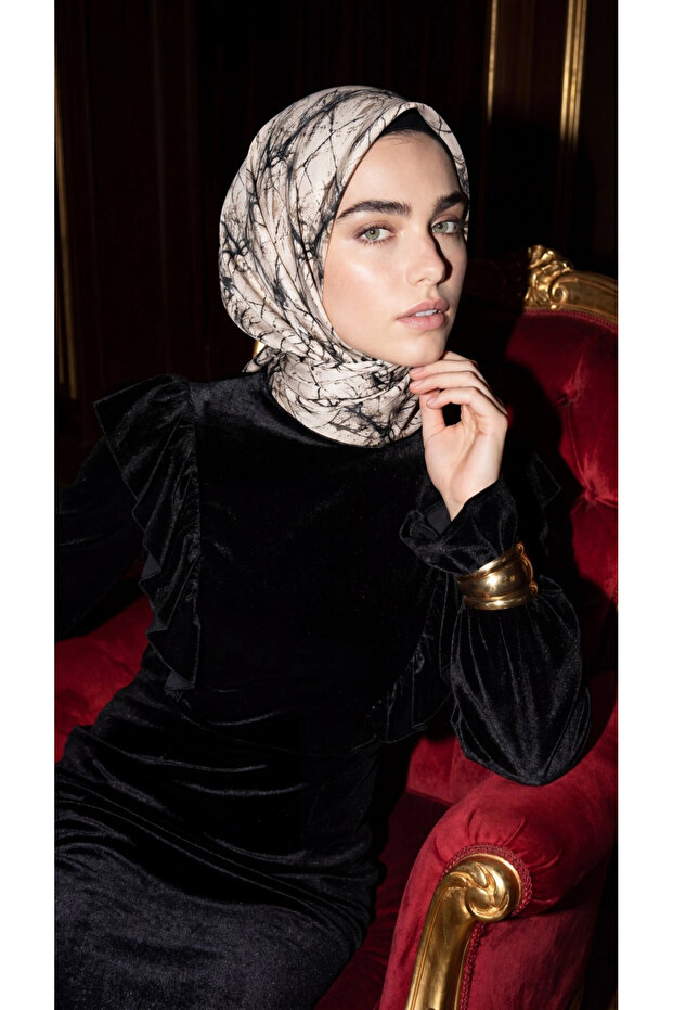 وشاح كريستال بنمط رخامي أسود