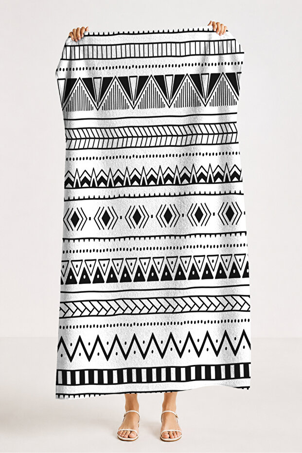 Ethnic Bohemian Geometric Beach Towel - Black and White Minimalist Modern Quick-Dry Microfiber Towel