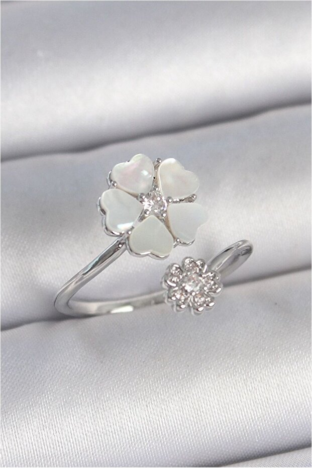 Brass Silver Color White Enamel Flower Model Zircon Stone Detail Women's Ring