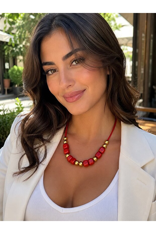 Red Glass Beaded Gold Detailed Design Necklace