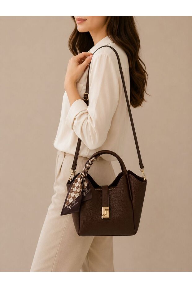 2030 Stylish Hand and Shoulder Bag