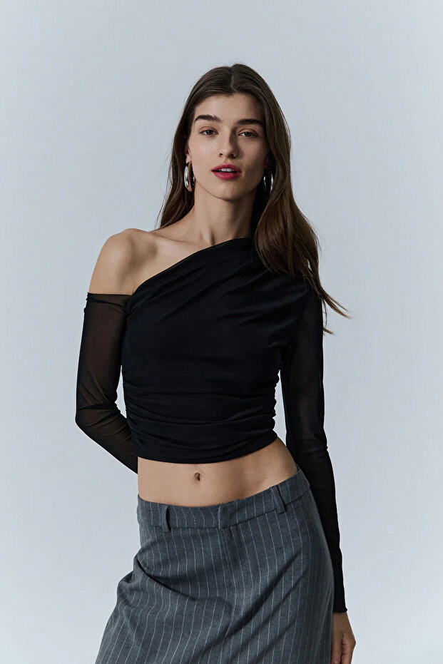 Low Shoulder Detailed Tulle Blouse Black