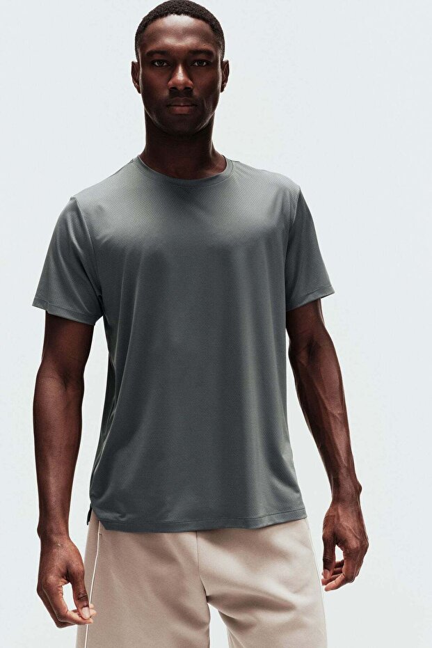 Mesh sports T-shirt with DryMove™