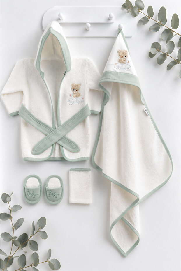 0-2 Years Old Boxed Teddy Bear Embroidered Baby Bathrobe Set with Towel and Slippers 4 Piece Gift Set