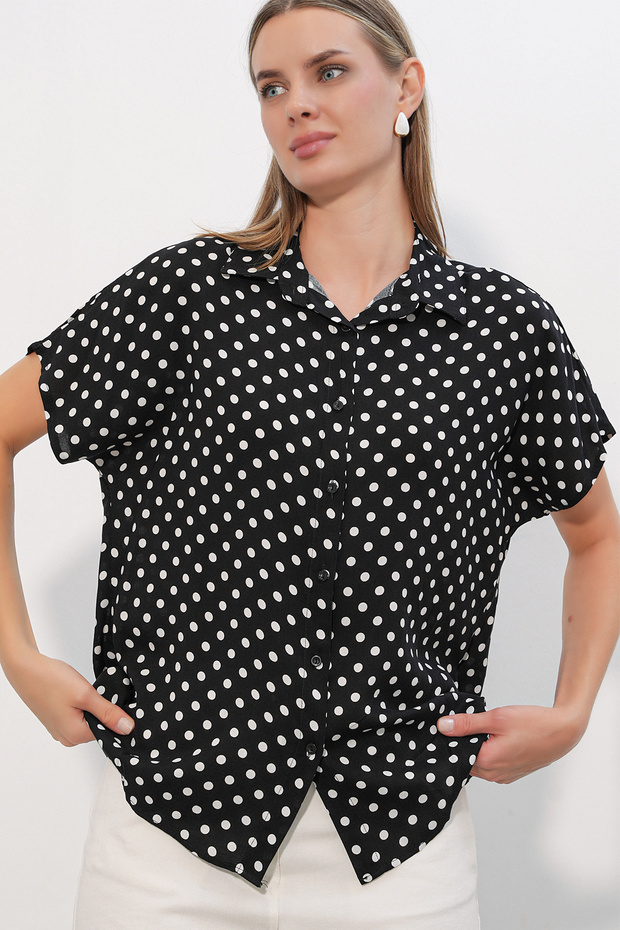 3711 Women's Polka Dot Half Sleeve Shirt - A.Black