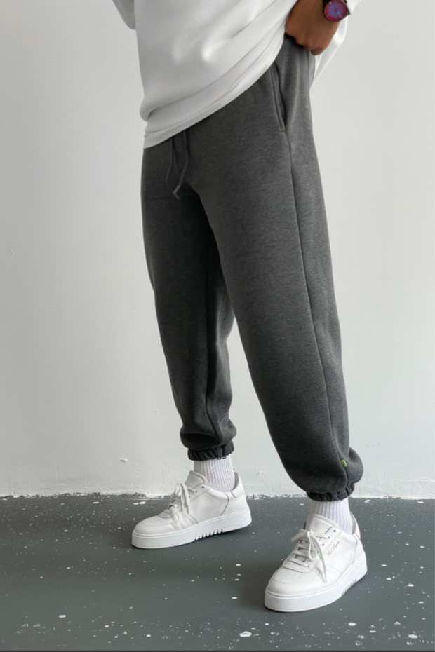 Baggy Cut Sweatpants with Elastic Cuffs for Winter