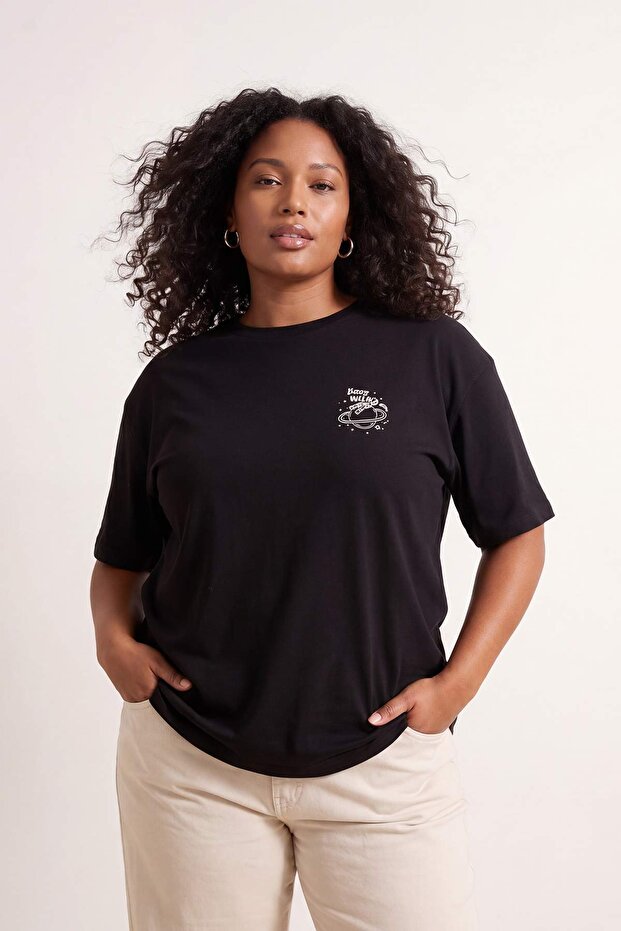Siyah %100 Pamuk Oversize/Geniş Kalıp Galaksi Baskılı Büyük Beden Örme T-Shirt TBBSS26BF00009 - 4