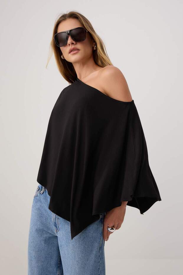 Siyah Regular Kayık Yaka Düşük Kol Truvakar Kol Yumuşak Örme Pelerin/Bluz TWOSS26BZ01062