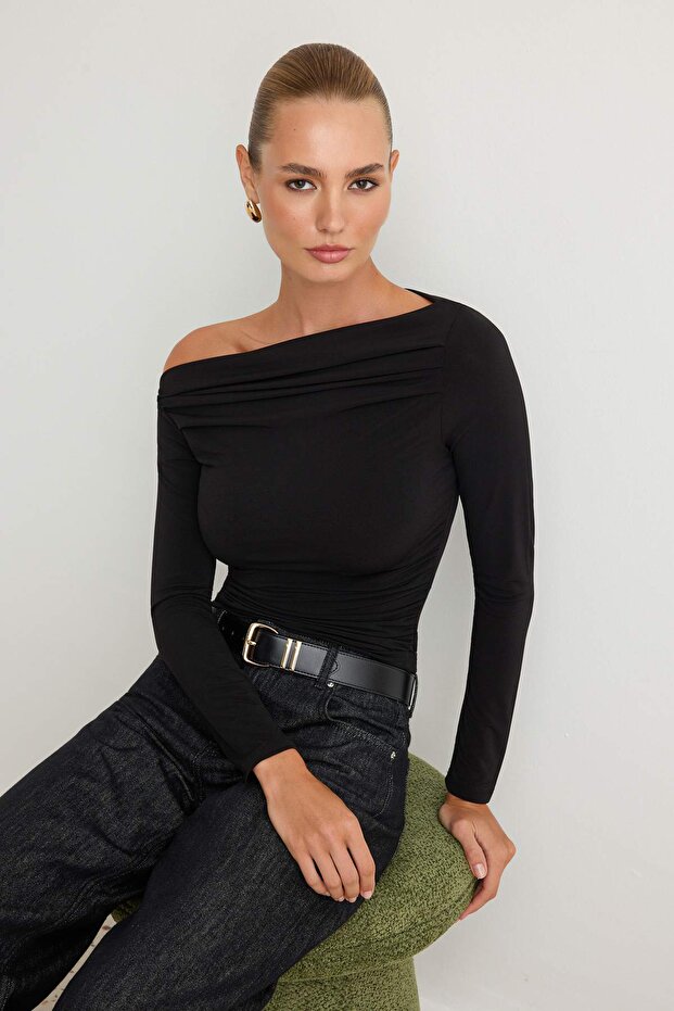 Siyah Büzgü/Drape Detaylı Fitted/Vücuda Oturan Uzun Kollu Esnek Örme Bluz TWOAW25BZ00248 - 2