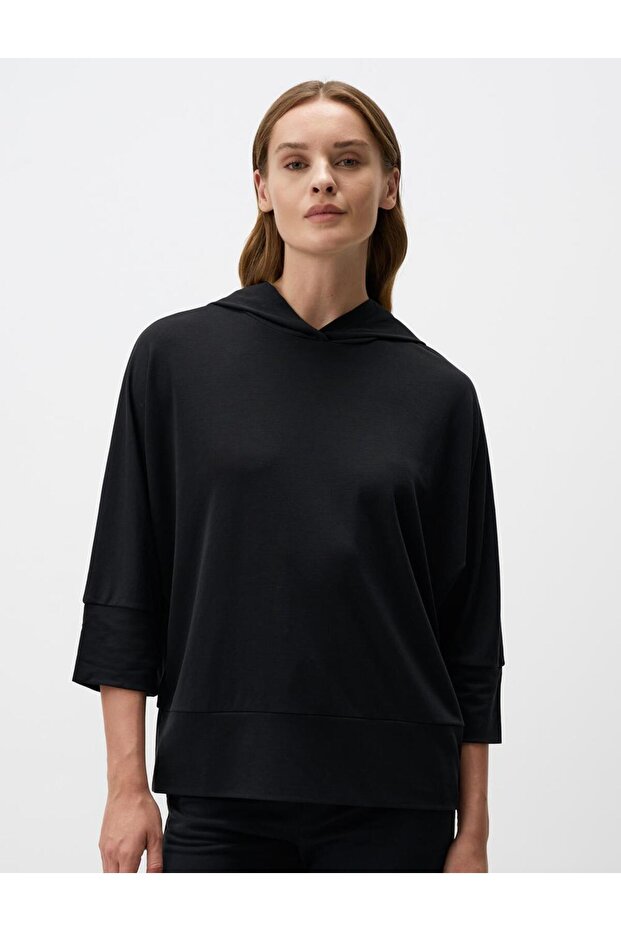 Black Loose-Fit Three-quarter Sleeve Hooded Knitted Sweatshirt