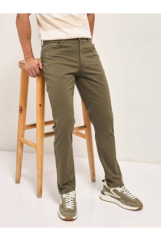 CHARLES Olive Solid Slim Fit Casual Chino Trouser