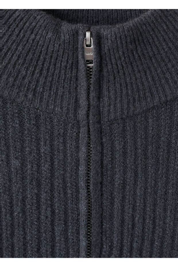 Gerippter Pullover mit Reißverschlusskragen - 8