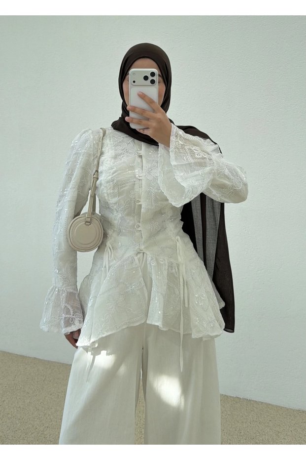 Cream Lace Detailed Slim Fit Hijab Shirt Blouse - 7071