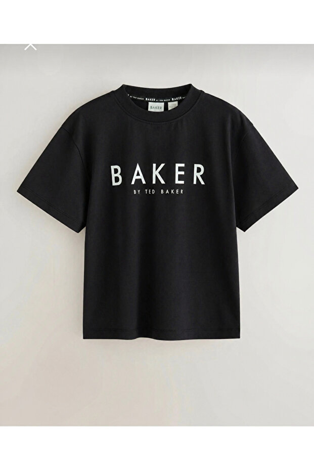 تيشيرت Baker by Ted Baker باللون الأسود مع تفاصيل الشعار