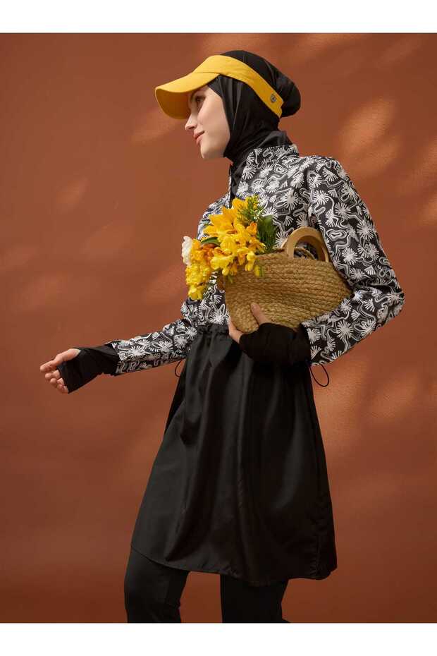 Abstract Patterned Full-Coverage Hijab Swimsuit - Black and White Patterned -