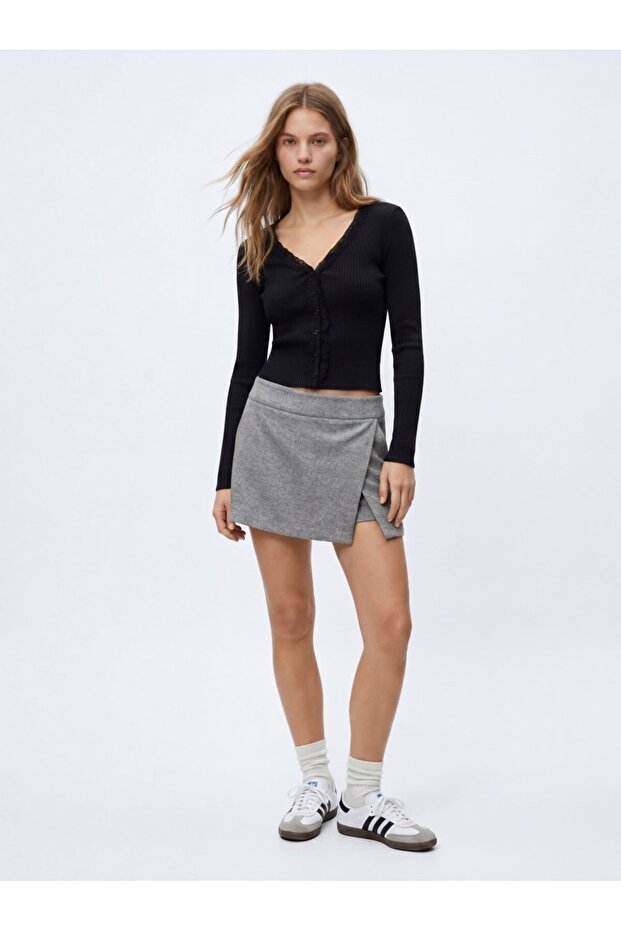 V-Neck Lace Detailed Ribbed Black Sweatshirt