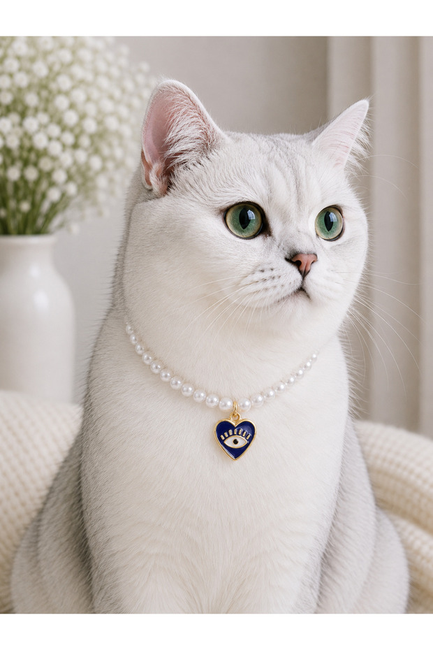 Heart with Eyes Dangling Pearl Cat Necklace