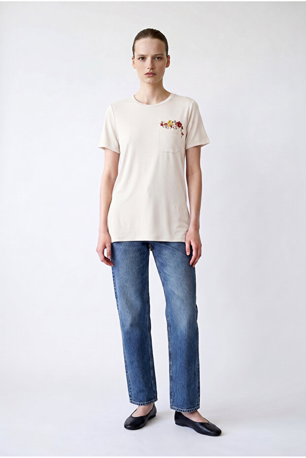 Comfortable Fit T-Shirt with Pocket Detail - Ecru