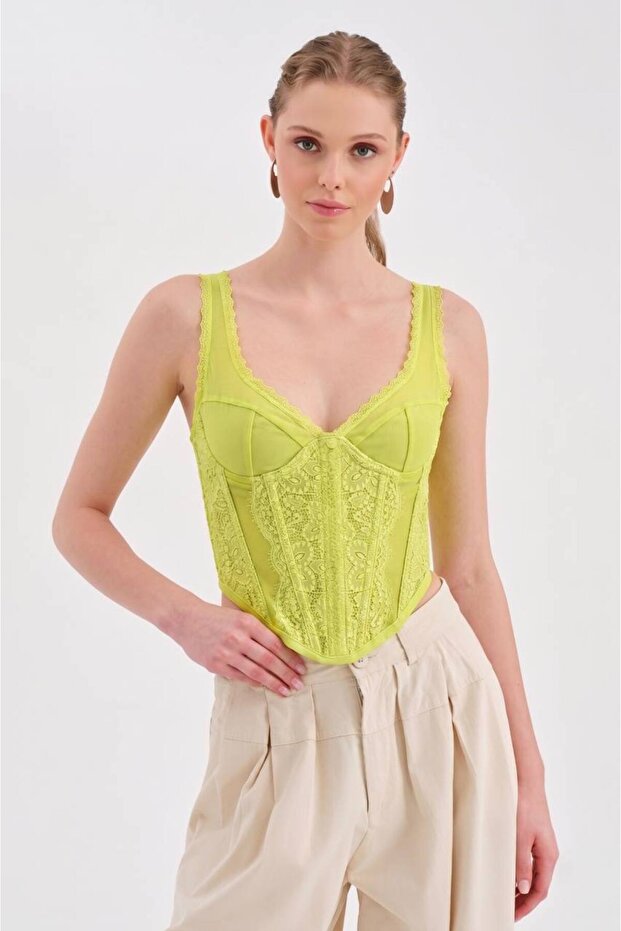 Women's Front Underwire Lace and Tulle Detailed Strap Design Corset