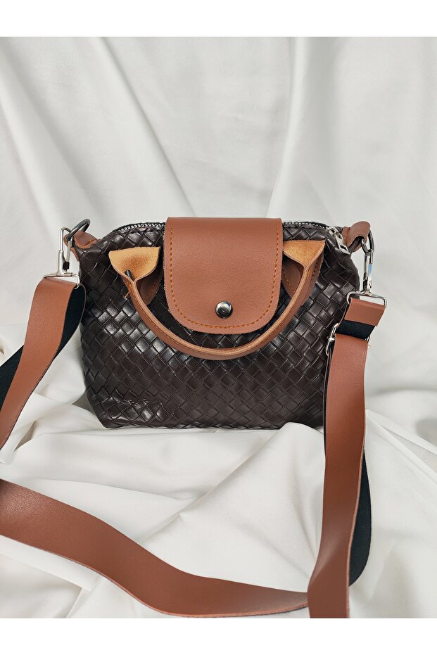 Stylish Flap Bag with Ecru Triangle Logo - 1