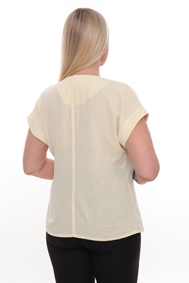 V-Neck Buttoned Detailed Vest - 4