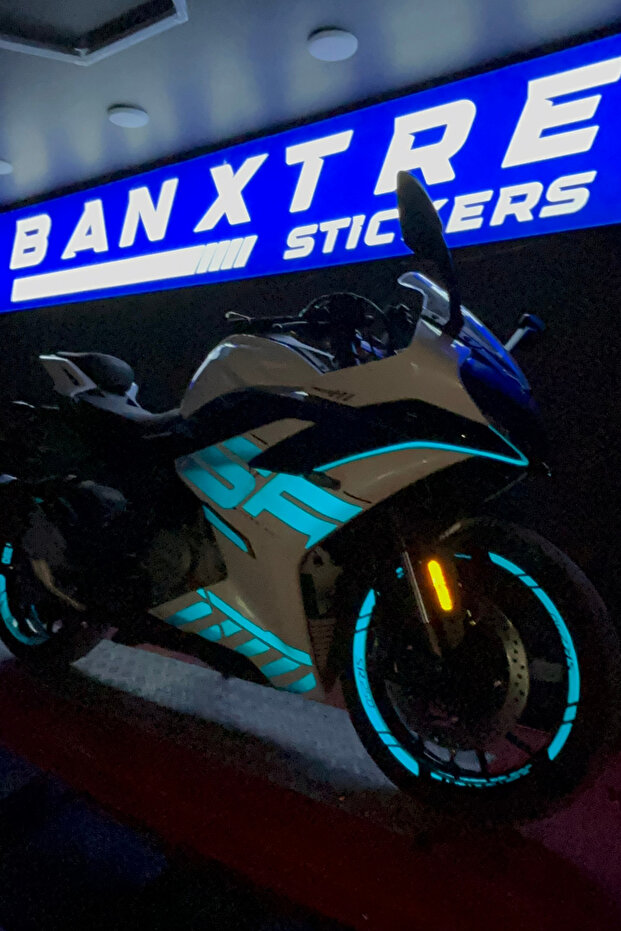 مجموعة ملصقات عاكسة كاملة لطراز CFMOTO SR250 2026