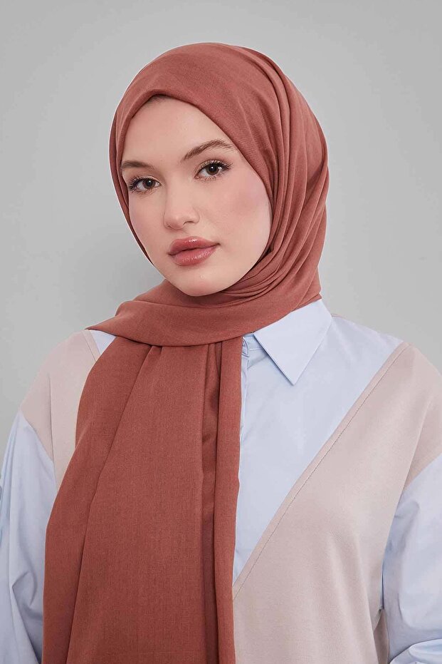شال تانزيل سادة بلون تان