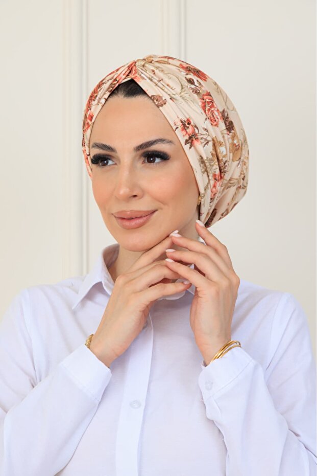 قماش ساندي فاخر مع نمط مُعقد من الأمام ومبطن بالذهب من الخارج