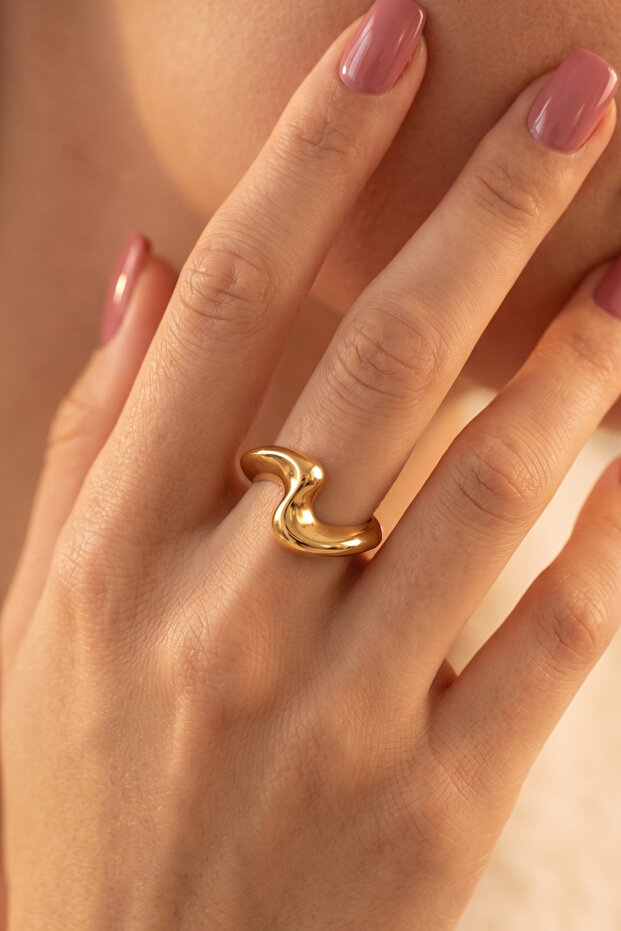 Special Series Wavy Adjustable Ring