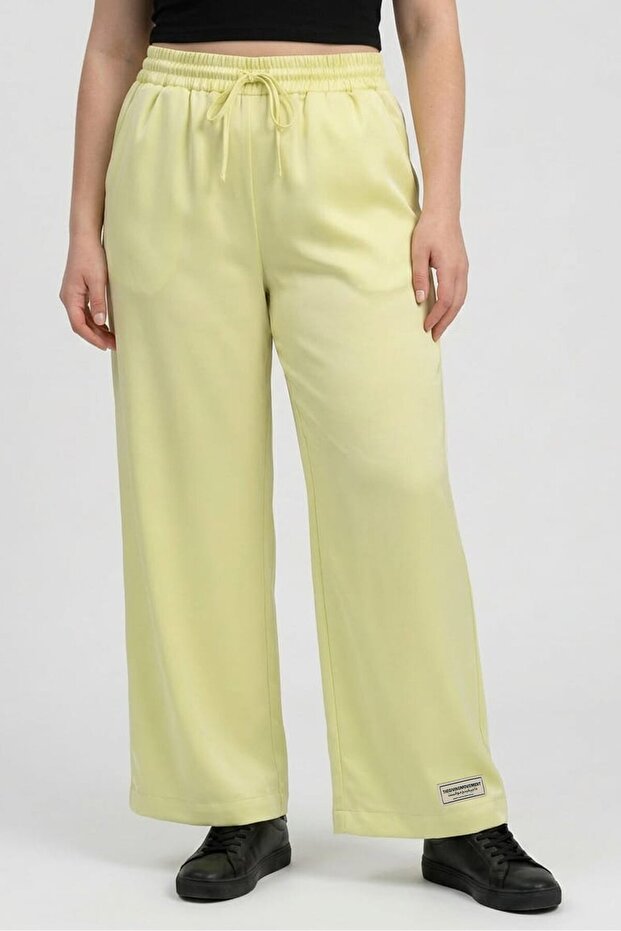 Women Regular Fit Plain Wide Leg Pants, Lime Green