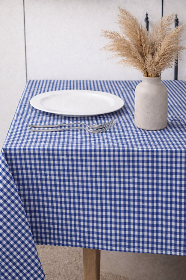 Pöti̇ Square Tablecloth