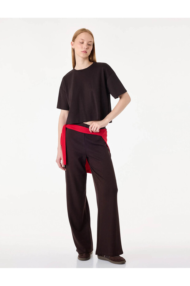 Comfortable Fit Crew Neck Short Sleeve Crop T-Shirt