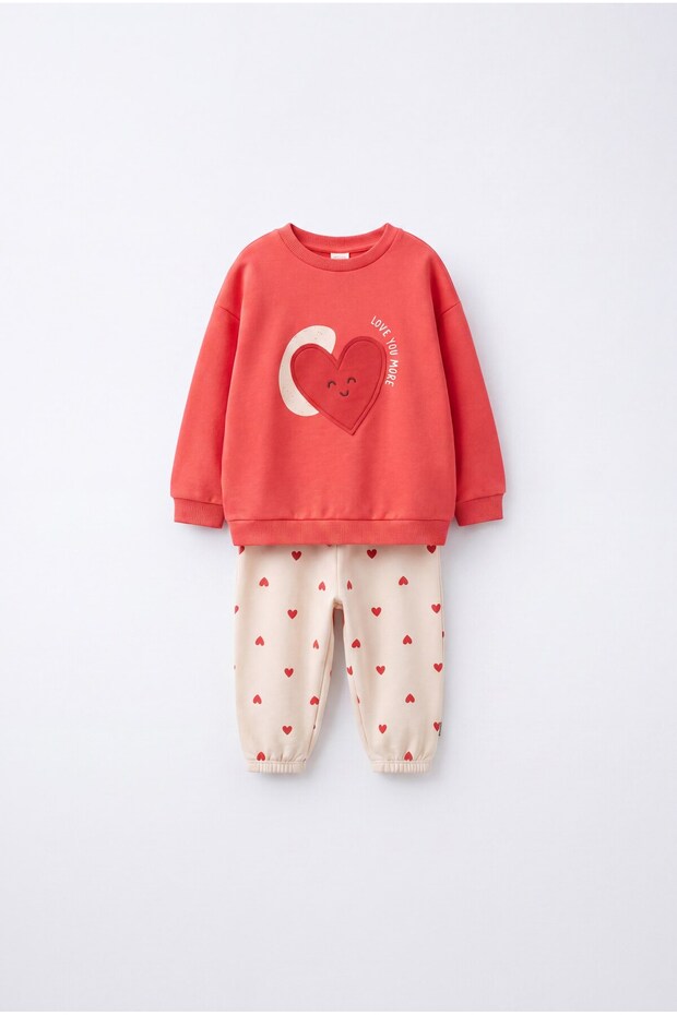 Children's Cotton Heart Detailed Red Sweatshirt and Heart Patterned Sweatpants Set