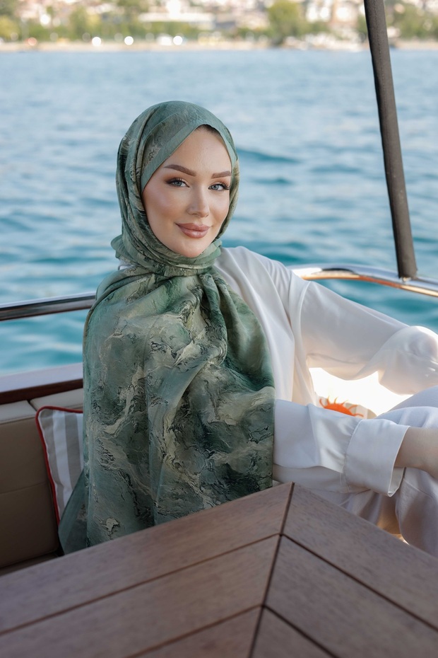 شال تينسل بنمط السحاب