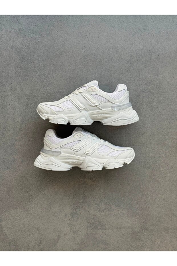 White Casual Sneaker 9N6