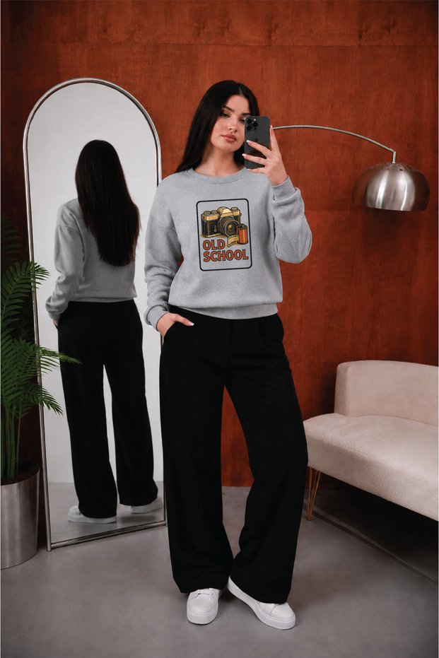 Women's Old School Vintage Printed Comfortable Fit Crew Neck Gray Sweatshirt