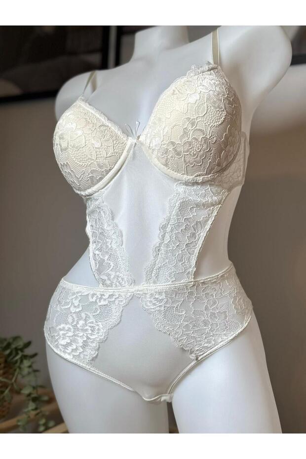 Beyaz Şık Bodysuit