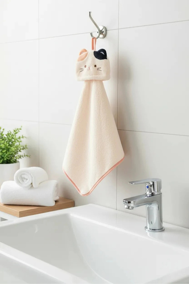 Licensed Cute Animals Series Cat Absorbent Hand Towel – Microfiber Textured Hanging Kitchen and Bathroom Towel 30 cm
