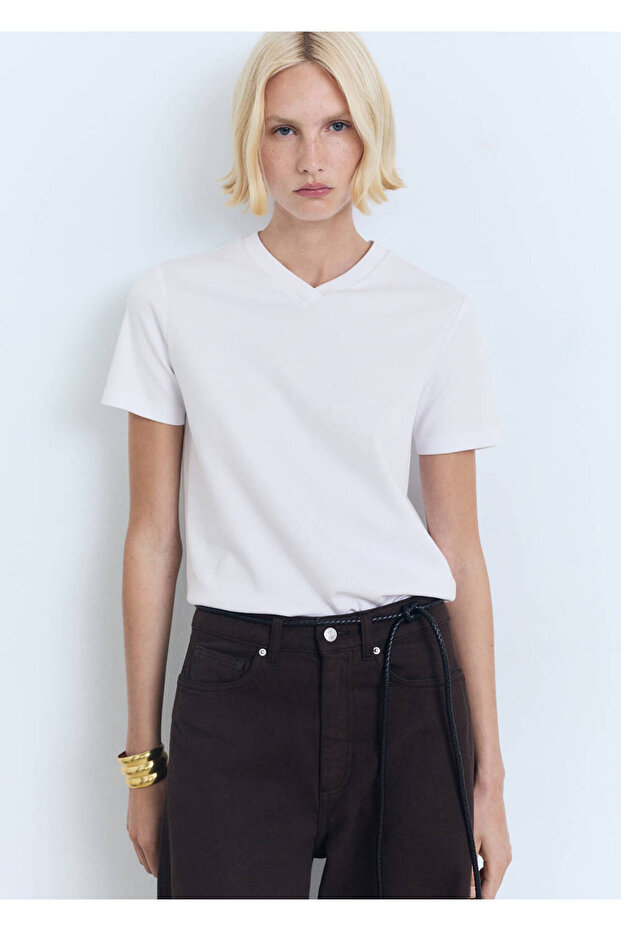V-neck cotton t-shirt