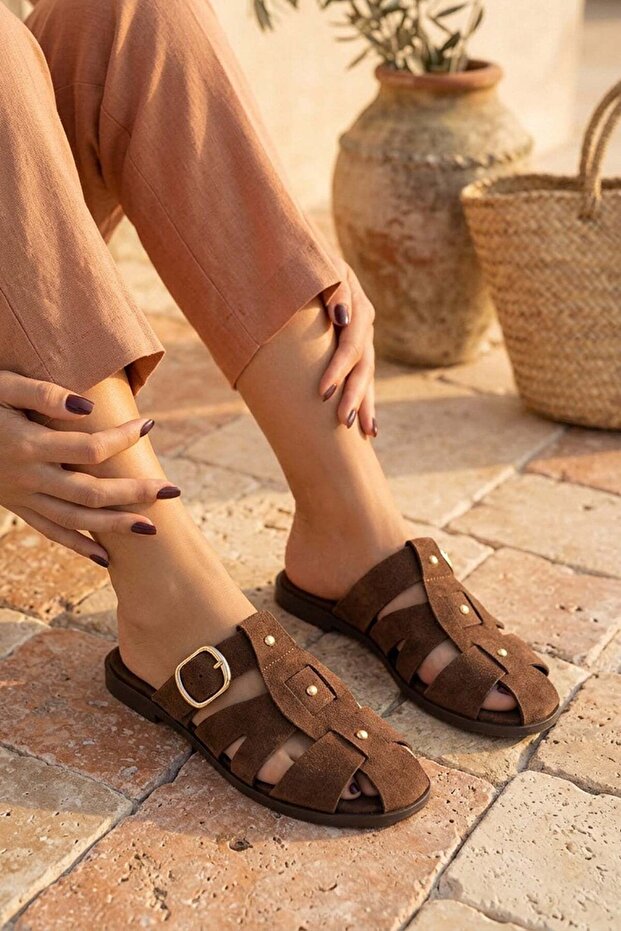 Lynda Front-Closed Women's Slippers with Trok and Buckle Details, Brown