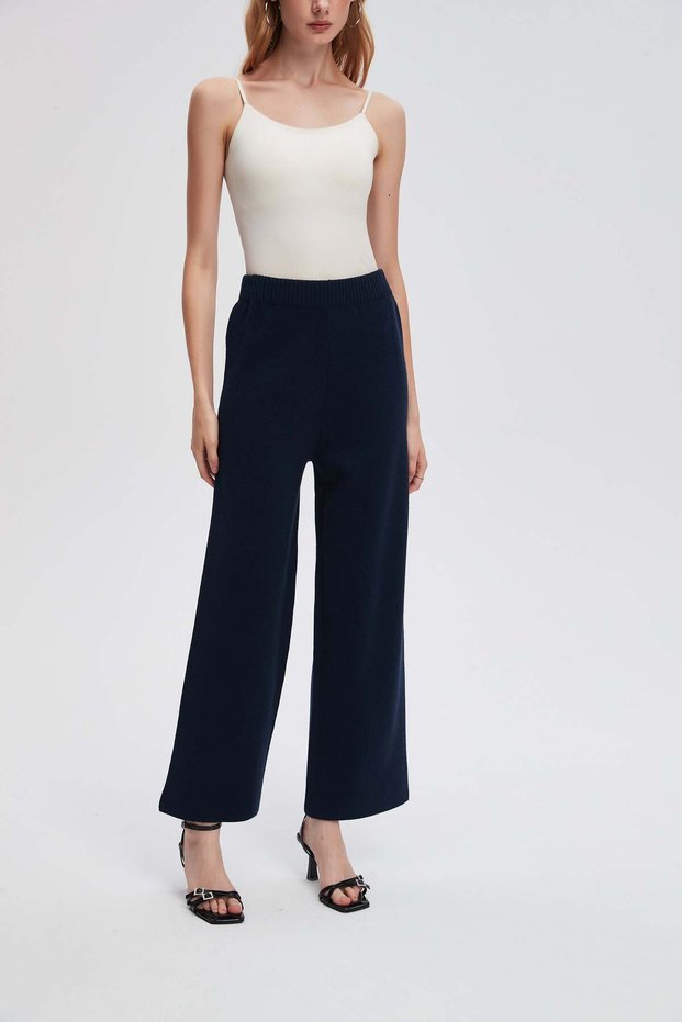 Solid Wide-Leg Pants