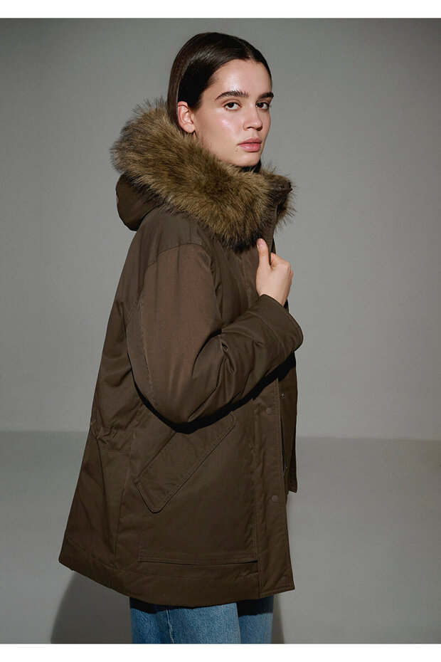 Water Repellent Khaki Parka O Oversized / Wide Cut 1110712-71541