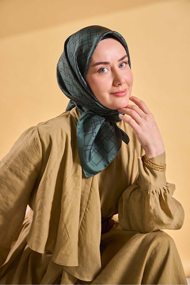 Twill Silk Scarf Chain Emerald