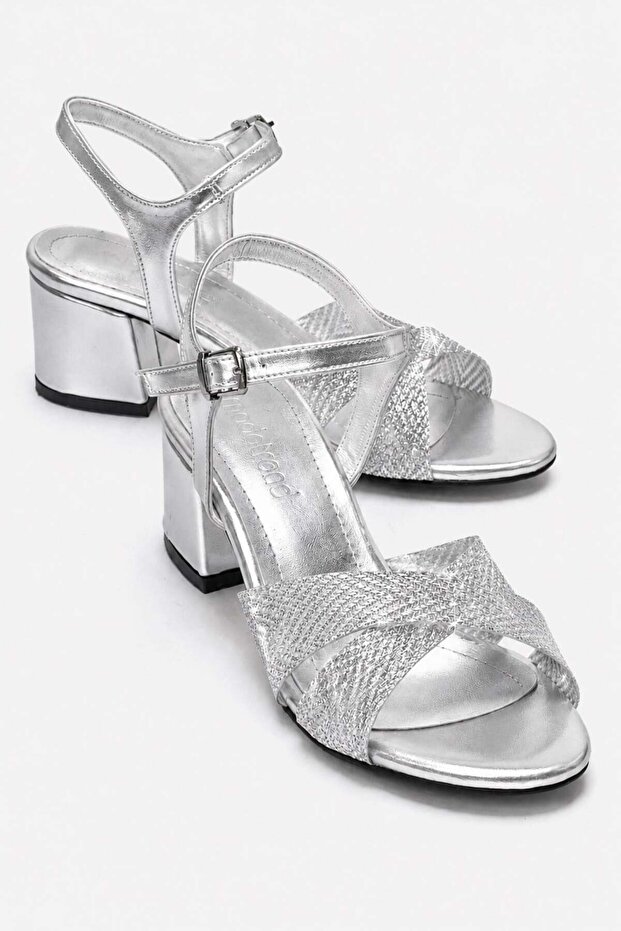 Women's Cross-Heel Covered Heel Sandals Silver Metallic