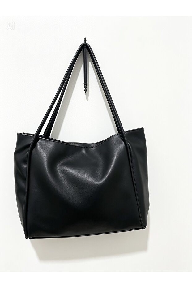 Women's Large Hand and Shoulder Bag