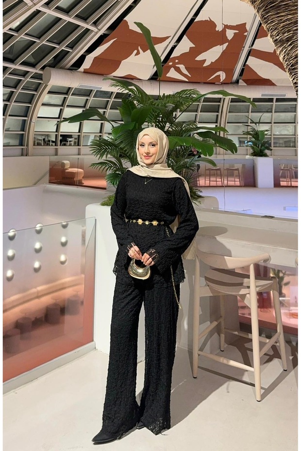 طقم بنطلون دانتيل من الأعلى والأسفل